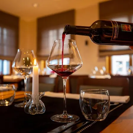 מלון Boutique Ochsen Self-check-in 3*